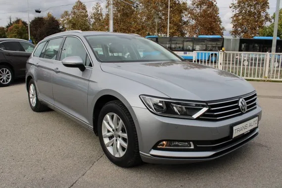 Volkswagen Passat Variant 1.6 TDi DSG *NAVIGACIJA,KAMERA* Image 3